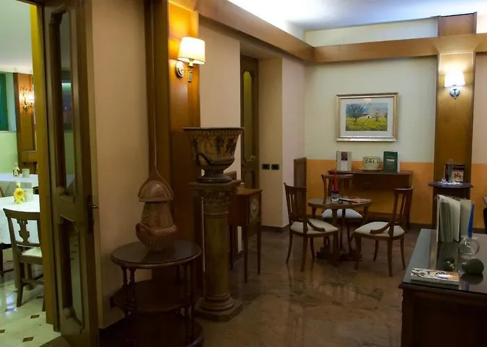 Benedetto Hotel 2*
